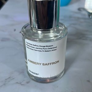 Dossier Ambery Saffron Baccarat Rouge dupe
